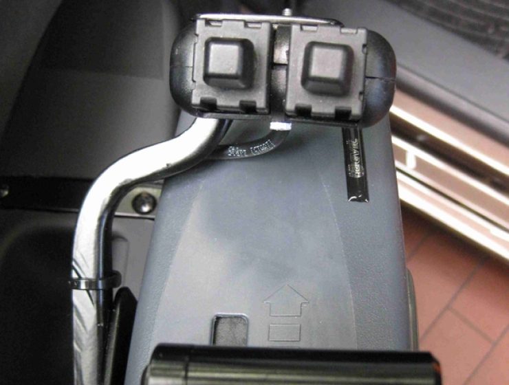 4_Gas-Bremslever_mit_Sat-1