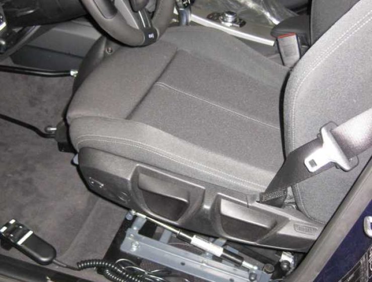 6-Wege-Sitz-Invacar-mit Originalsitz BMW-3er-14-2