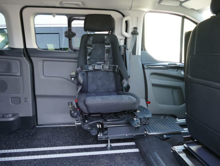 6_Wege_Sitz_mit_Schroth_Hosentragergurt_Ford_Turneo_Custom_BJ_2020_-_01_