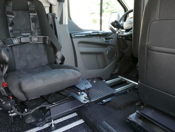 6_Wege_Sitz_mit_Schroth_Hosentragergurt_Ford_Turneo_Custom_BJ_2020_-_06_