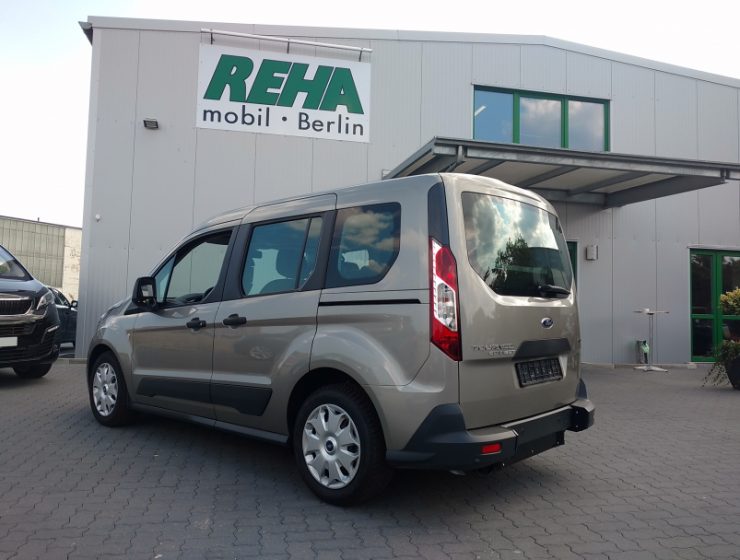 Ford_Turneo_Connect_01