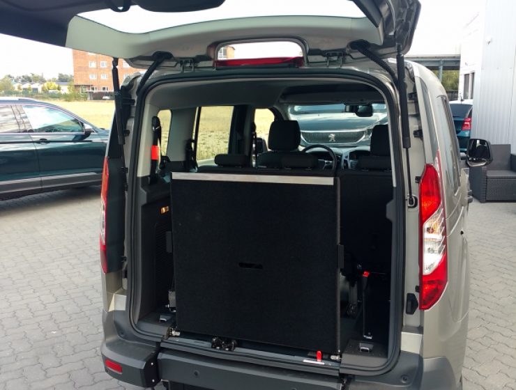 Ford_Turneo_Connect_02