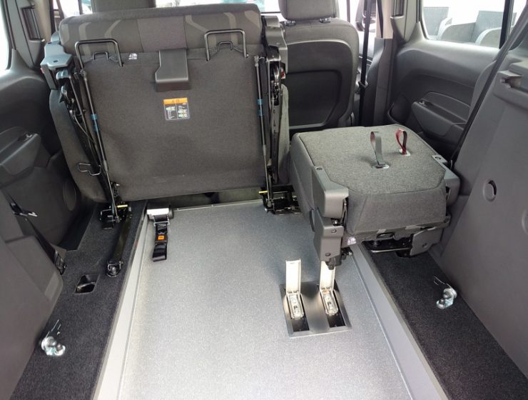 Ford_Turneo_Connect_04