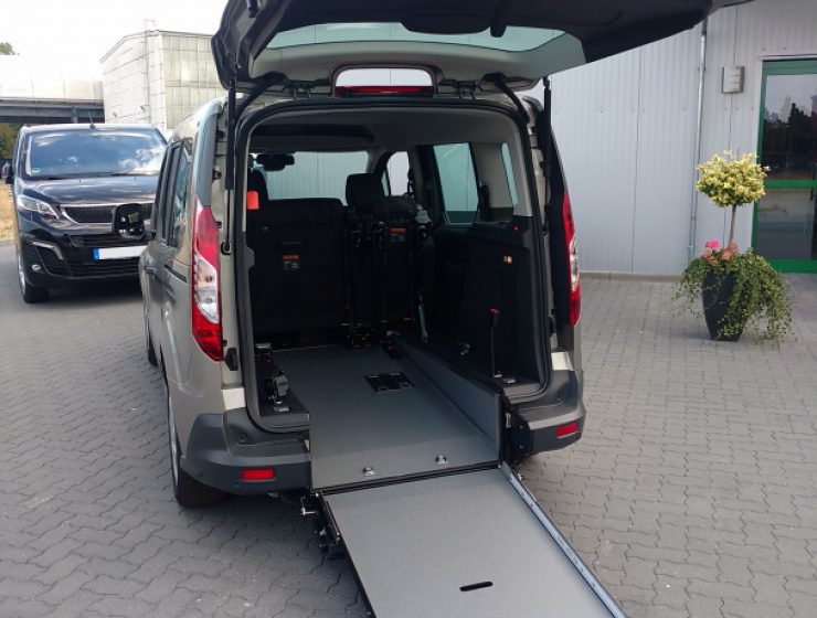 Ford_Turneo_Connect_08