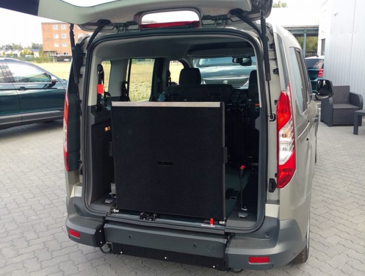 Ford_Turneo_Connect_09