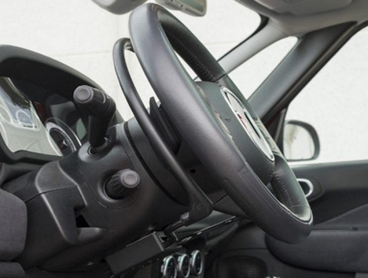 Gasring_unter_dem_Lenkrad_K5_easy-fit_-_FIAT_500L_2