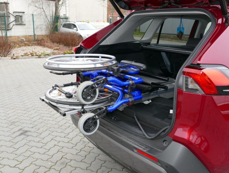 Ladeboy_Heck_Toyota_Rav4_Bj_2020_07_