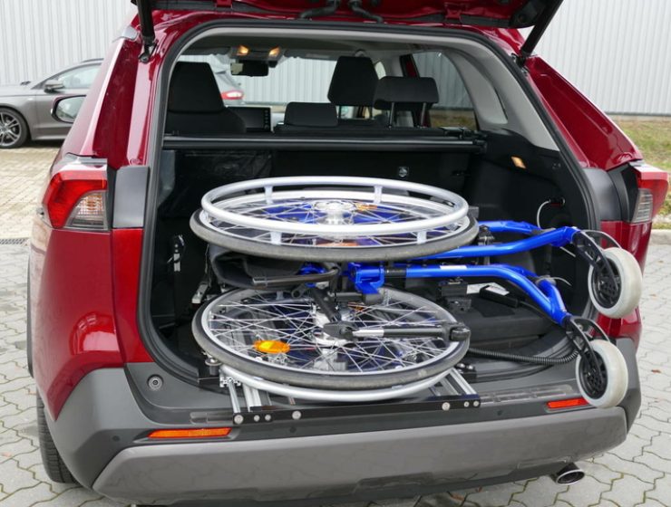 Ladeboy_Heck_Toyota_Rav4_Bj_2020_09_