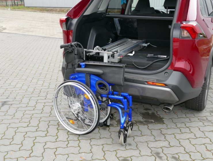 Ladeboy_Heck_Toyota_Rav4_Bj_2020_10_