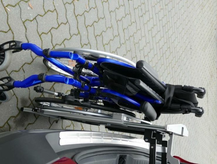 Ladeboy_Heck_Toyota_Rav4_Bj_2020_13_