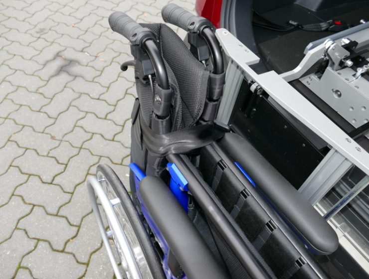 Ladeboy_Heck_Toyota_Rav4_Bj_2020_14_