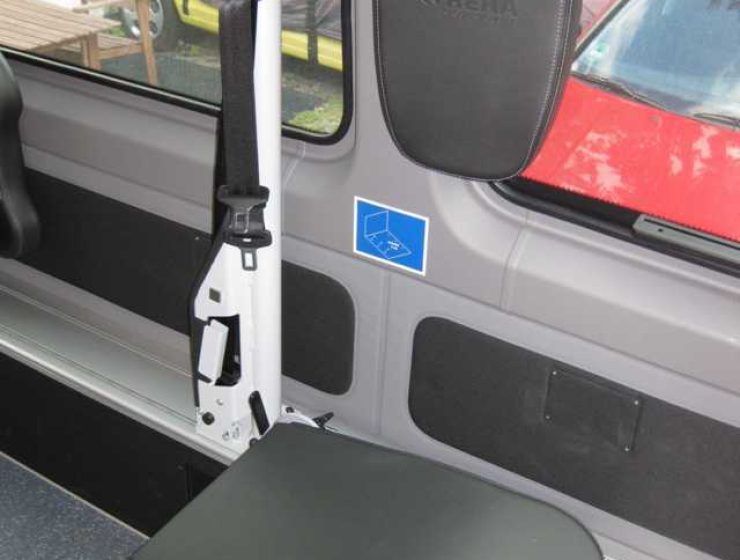 Rollibox-mit-Drehklappsitz Crafter-12-2