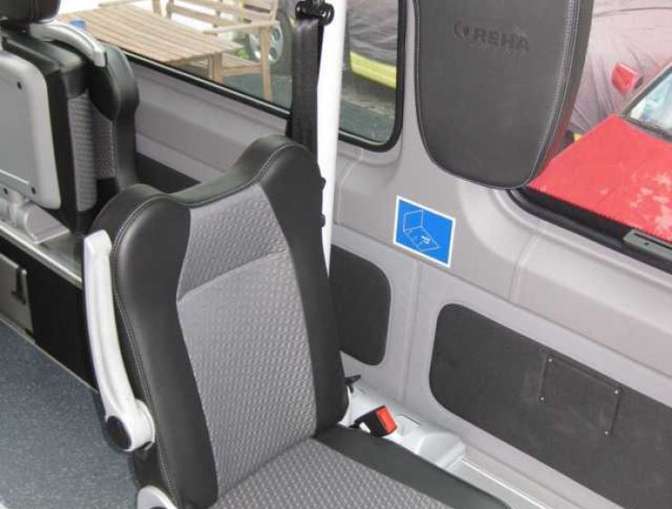 Rollibox-mit-Drehklappsitz Crafter-12-3