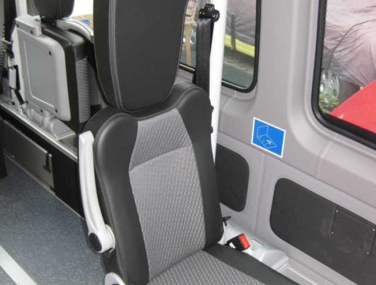 Rollibox-mit-Drehklappsitz Crafter-12-4