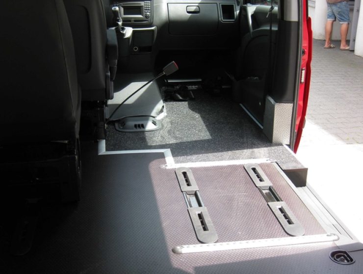 Rollstuhlhalteplatz-Beifahrer_Mercedes-Vito-14-4