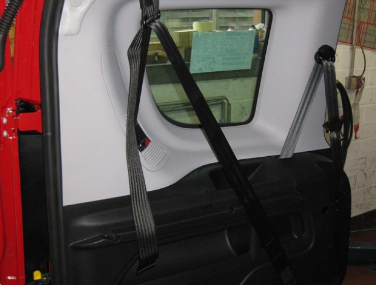 Rollstuhlhalteplatz_Fiat-Doblo-Hochdach-14-2
