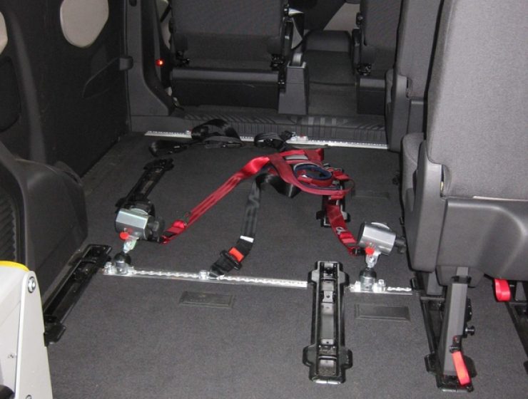 Rollstuhlhalteplatz_Ford-Tourneo-Custom-14-1