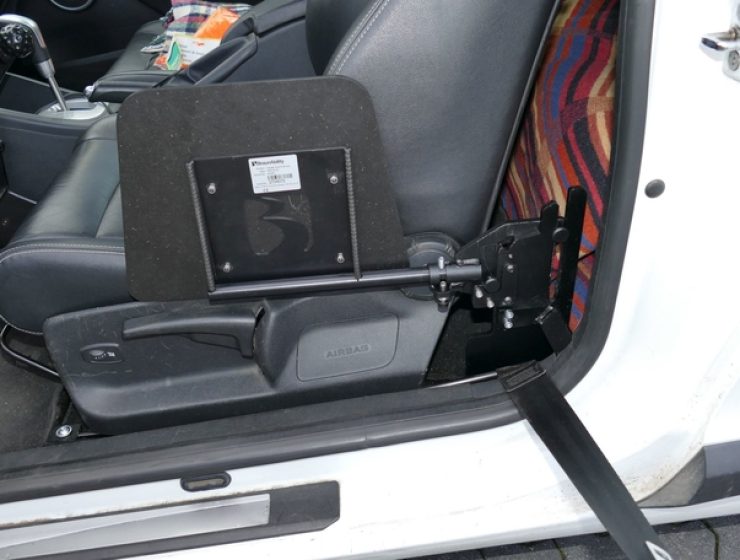 Rutschbrett_BraunAbility_Renault_Megane_02