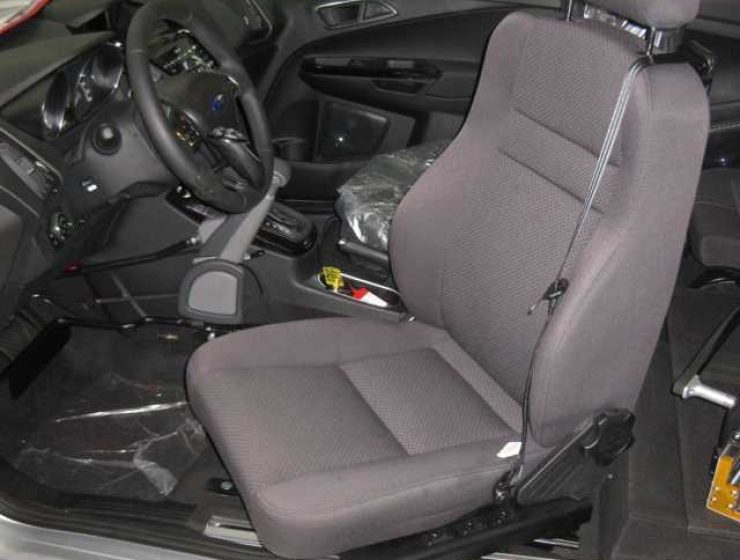 Schwenksitz-Fahrerseite Ford-B-Max-14-12