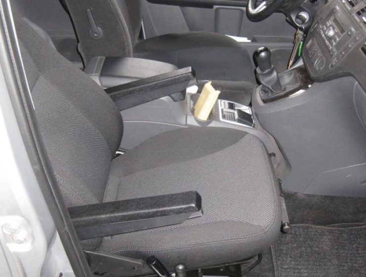 Schwenksitz-mit-Tilda Ford-C-Max-06-5