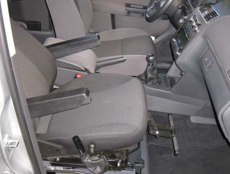 Schwenksitz-mit-Tilda VW-Touran-11-2