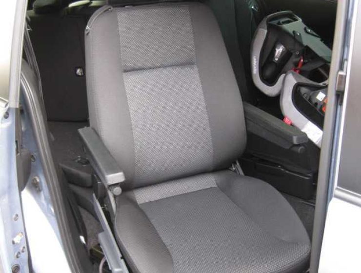 TurnyHD-hinten-rechts Mazda5-12-2