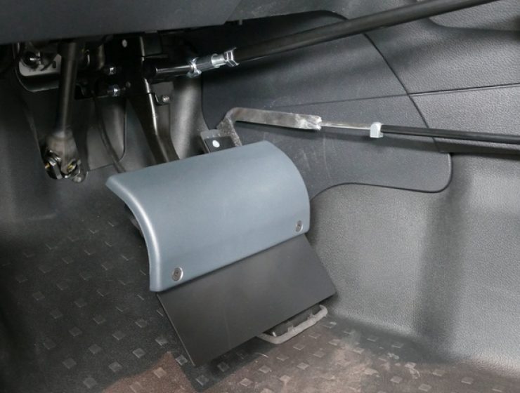 VW_Caddy_Pedalabdeckung_01