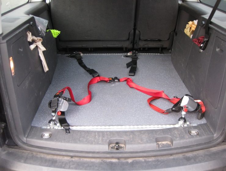 mech_Rollstuhlhalteplatz-hinten_VW-Caddy-12-2